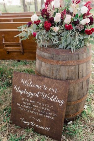 Top Rustic And Wood Wedding Welcome Signs Roses Rings