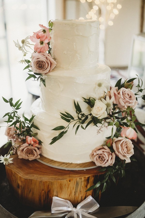 Top 20 Simple Wedding Cakes On Budgets For 2020 Roses And Rings