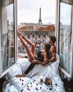 Best Couples Boudoir Photo Poses Roses Rings