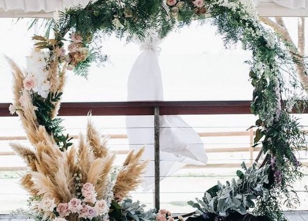pampas grass and greenery wreath wedding backdrop | Roses & Rings ...