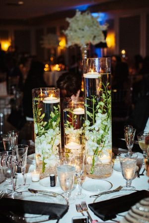 20 Floating Candle Flower Wedding Centerpiece Ideas | R&R