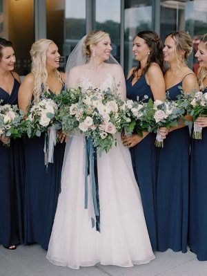 30+ Navy Blue and Greenery Wedding Color Ideas | Roses &Rings