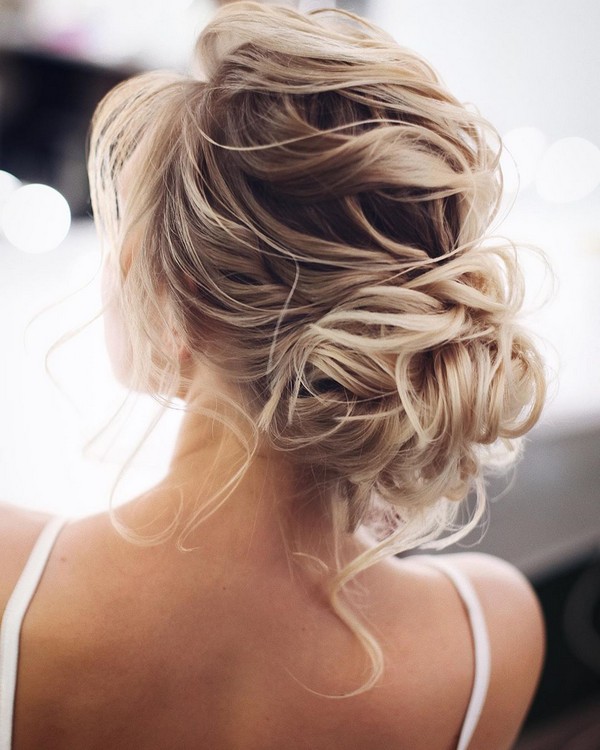 20 Messy Chignon Bun Wedding Updo Hairstyles | Roses & Rings