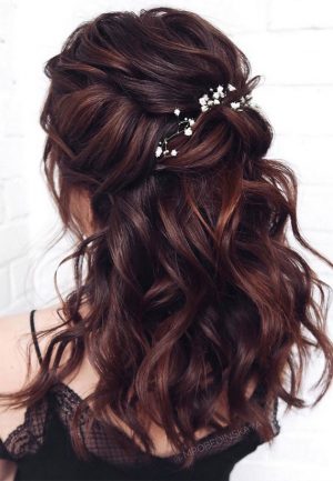 35 Half Up Half Down Wedding Hairstyles 2024 | Roses & Rings