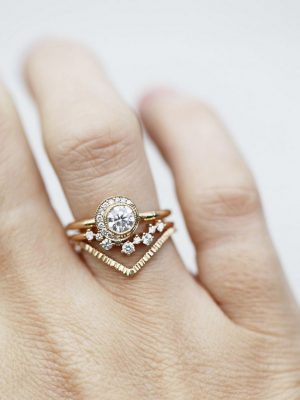 20 Vintage Engagement Rings from considerthewldflwrs | Roses & Rings