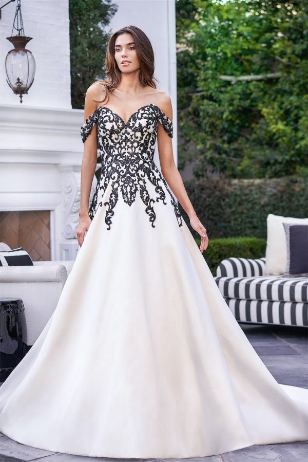 15 Black & White Wedding Dresses 2024 | Roses & Rings