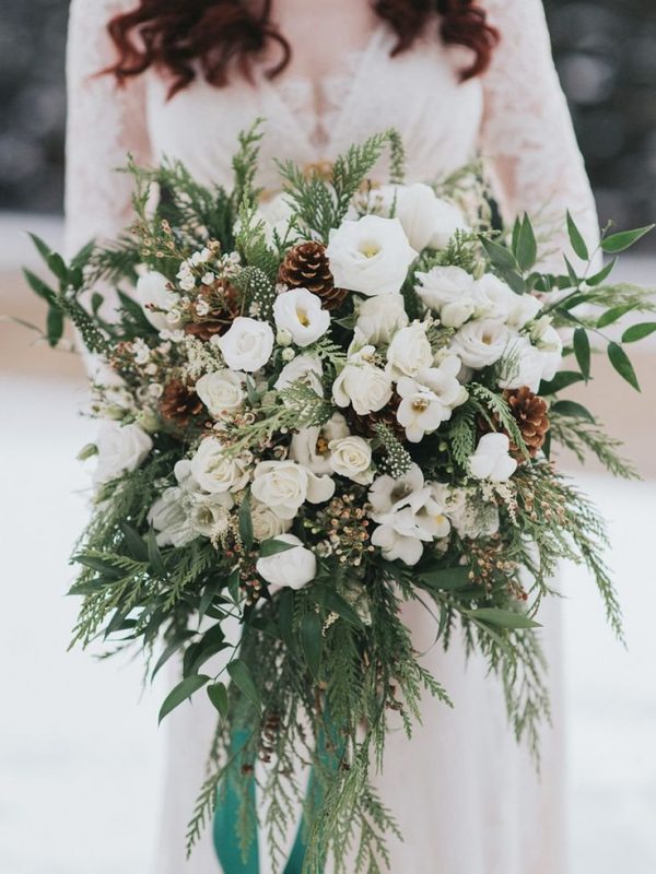 30 Chic Winter Wedding Bouquets for 2023 | Roses&Rings