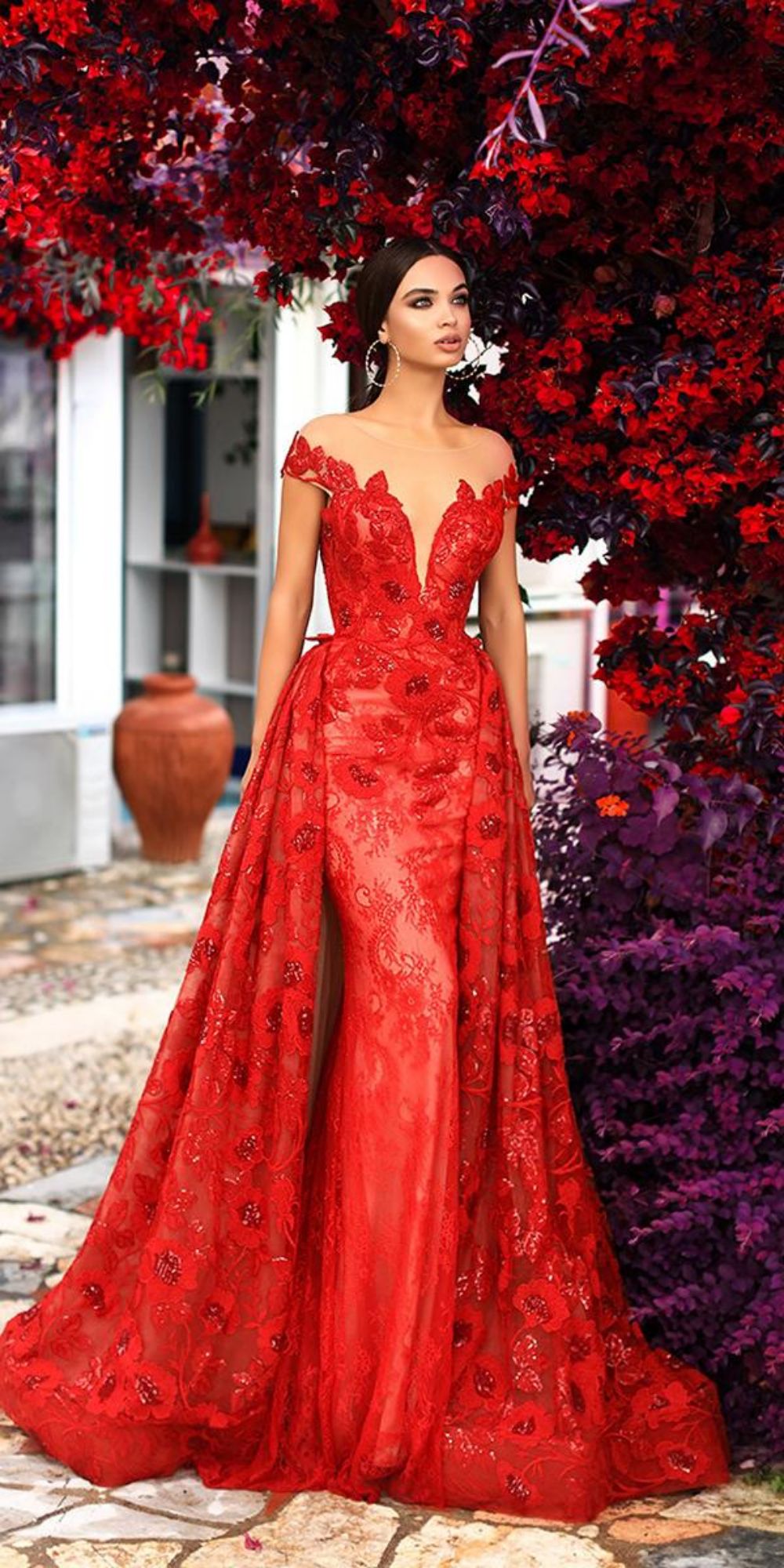 Red Wedding Dresses Lace Sweetheart Neckline Strapless Roses Rings Weddings Fashion