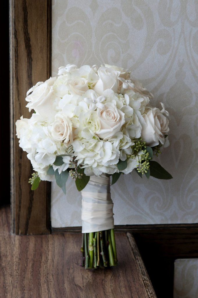 16 Best Hydrangea Wedding Bouquets 2024 | Roses & Rings