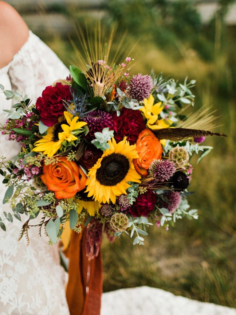 20 Stunning Rustic Sunflower Wedding Bouquets | Roses & Rings